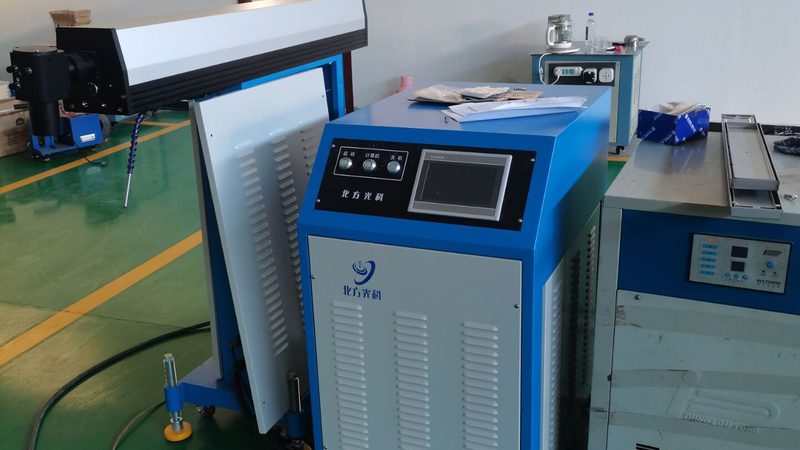 化工行业温度变送器选型：关键参数与实际应用考量